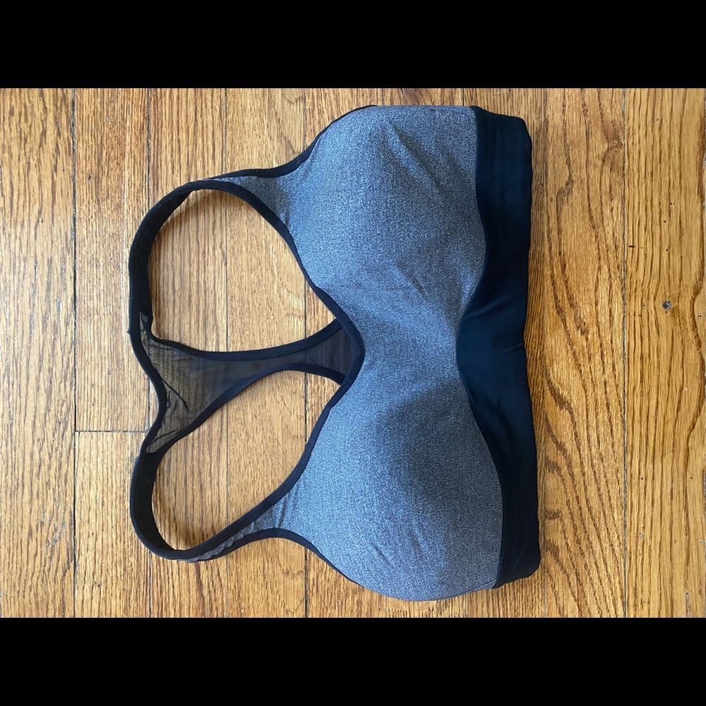 Lululemon sports bra size 8